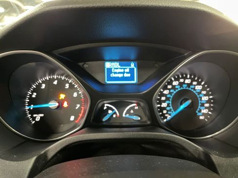 Used 2012 Ford Focus SE w/ SE Winter Pkg image 16