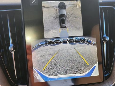 New 2026 Volvo XC60 B5 Plus w/ Protection Package Premier image 21