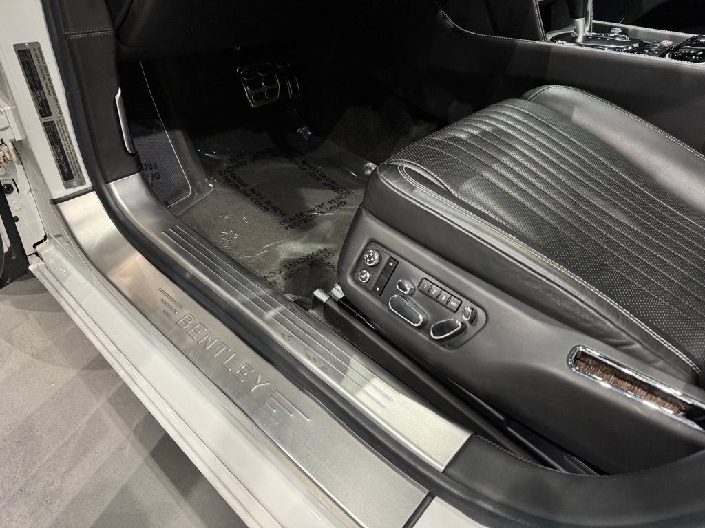 Used 2018 Bentley Flying Spur V8 AWD/4WD image 14