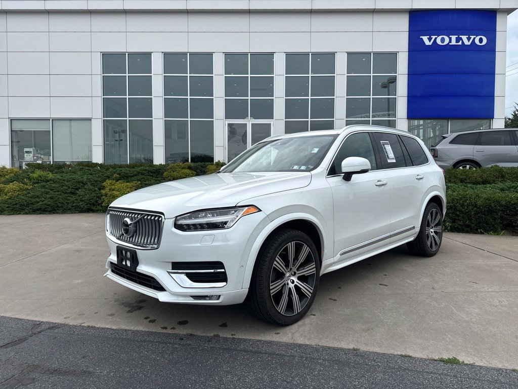 Used 2022 Volvo XC90 T6 Inscription w/ Lounge Package AWD/4WD image 2