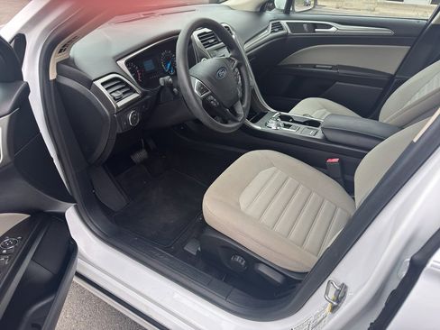 Used 2018 Ford Fusion S image 18