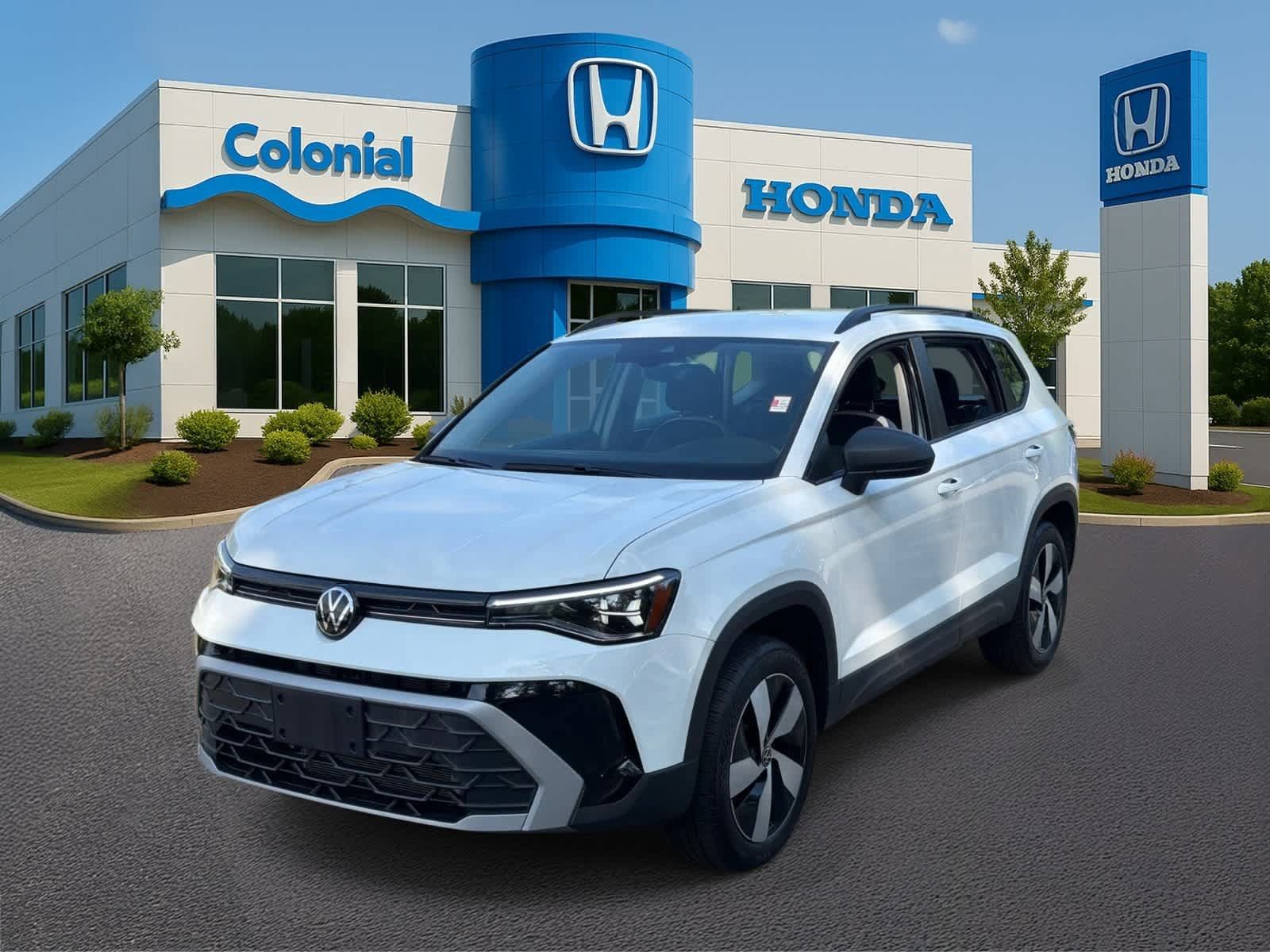 Used 2025 Volkswagen Taos S AWD/4WD image 1