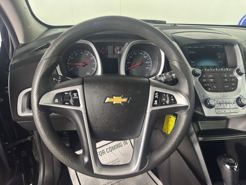 Used 2017 Chevrolet Equinox LT FWD image 19