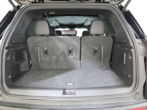 Used 2024 Chevrolet Traverse Z71 w/ Enhanced Driving Package AWD/4WD image 24