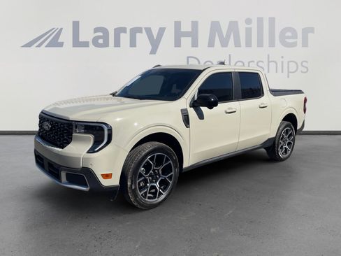 Certified 2025 Ford Maverick Lariat w/ 4K Tow Package AWD/4WD image 1