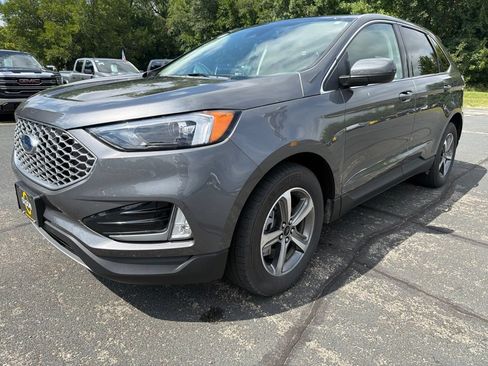 Used 2024 Ford Edge SEL w/ Convenience Package AWD/4WD image 3