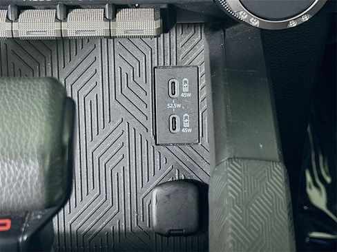 Used 2024 Toyota Tacoma TRD Off-Road image 30