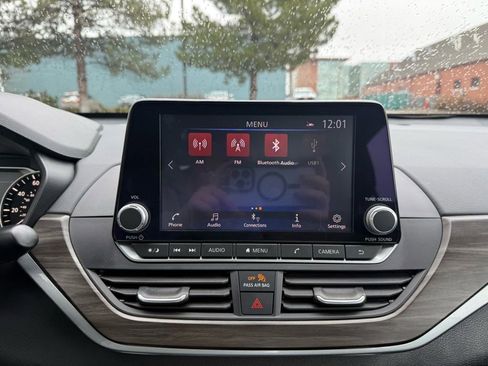 Used 2025 Nissan Altima 2.5 SV image 32