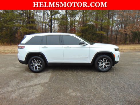 Certified 2024 Jeep Grand Cherokee Limited image 11