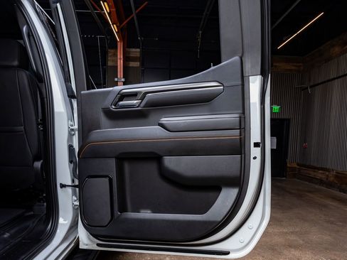 Used 2024 GMC Sierra 1500 AT4 w/ Technology Package image 39