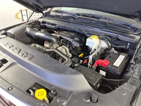 Used 2019 RAM 1500 Laramie AWD/4WD image 37