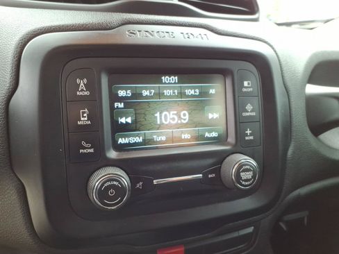Used 2015 Jeep Renegade Latitude FWD image 20