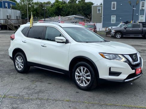 Used 2018 Nissan Rogue SV w/ Premium Package AWD/4WD image 7