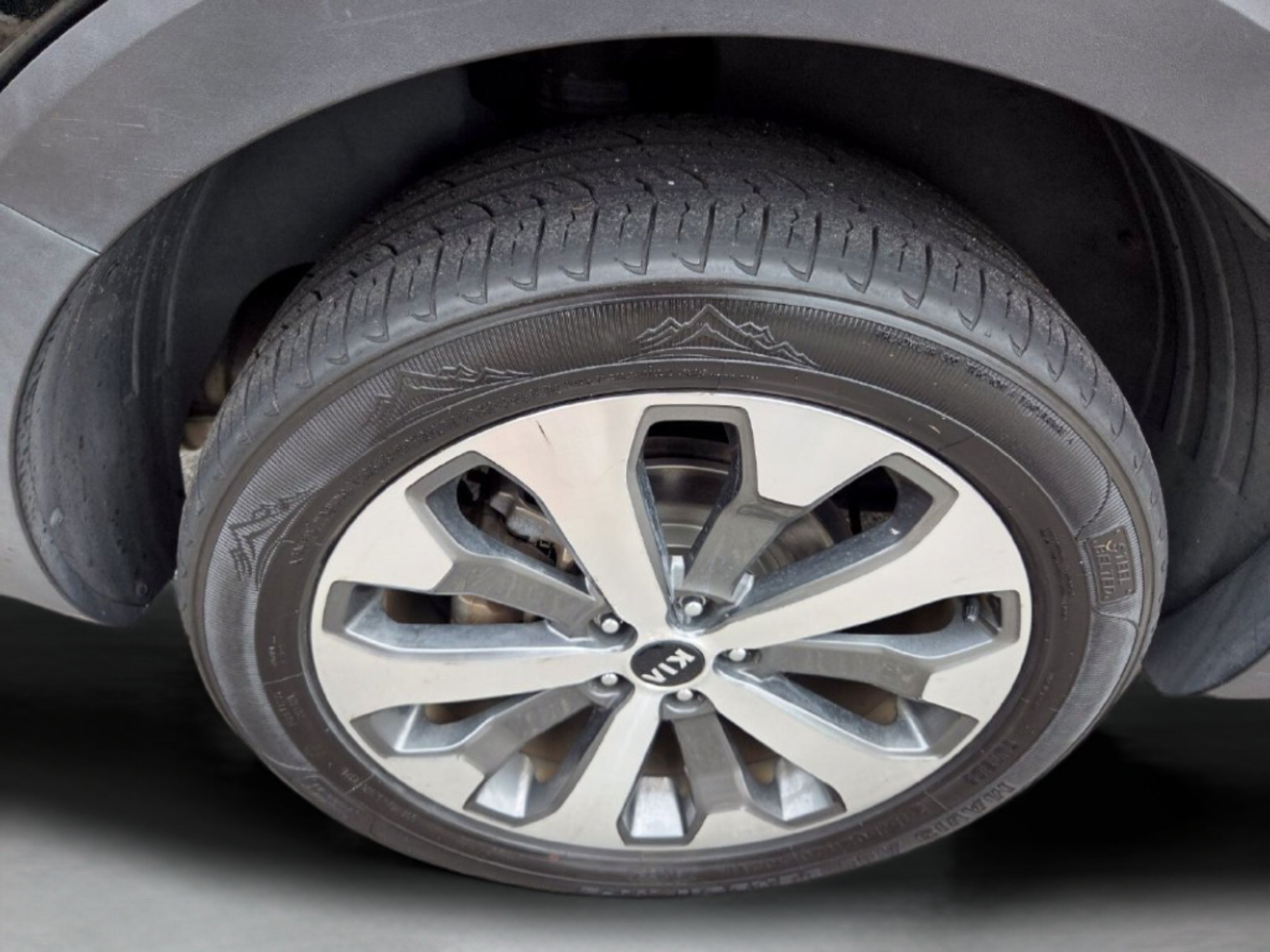 Used 2020 Kia Telluride S FWD image 32