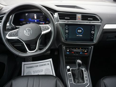 Used 2022 Volkswagen Tiguan SE FWD image 22