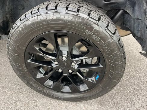 Used 2023 Jeep Wrangler Unlimited Sahara AWD/4WD image 11