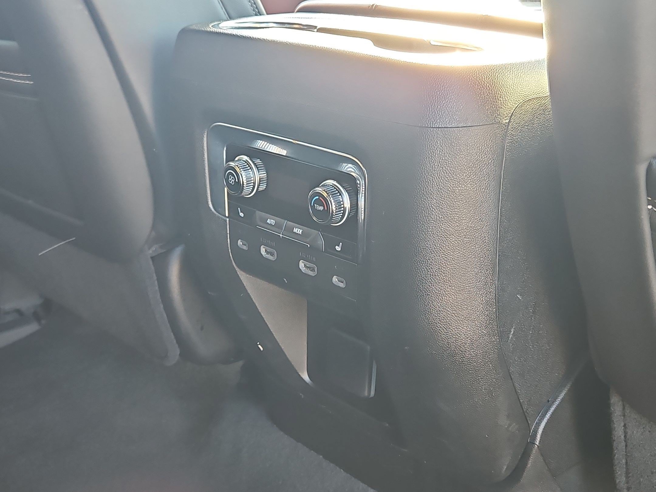 Certified 2023 GMC Yukon Denali Ultimate AWD/4WD image 31