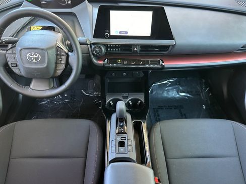 Used 2025 Toyota Prius Plug-In Hybrid FWD image 15