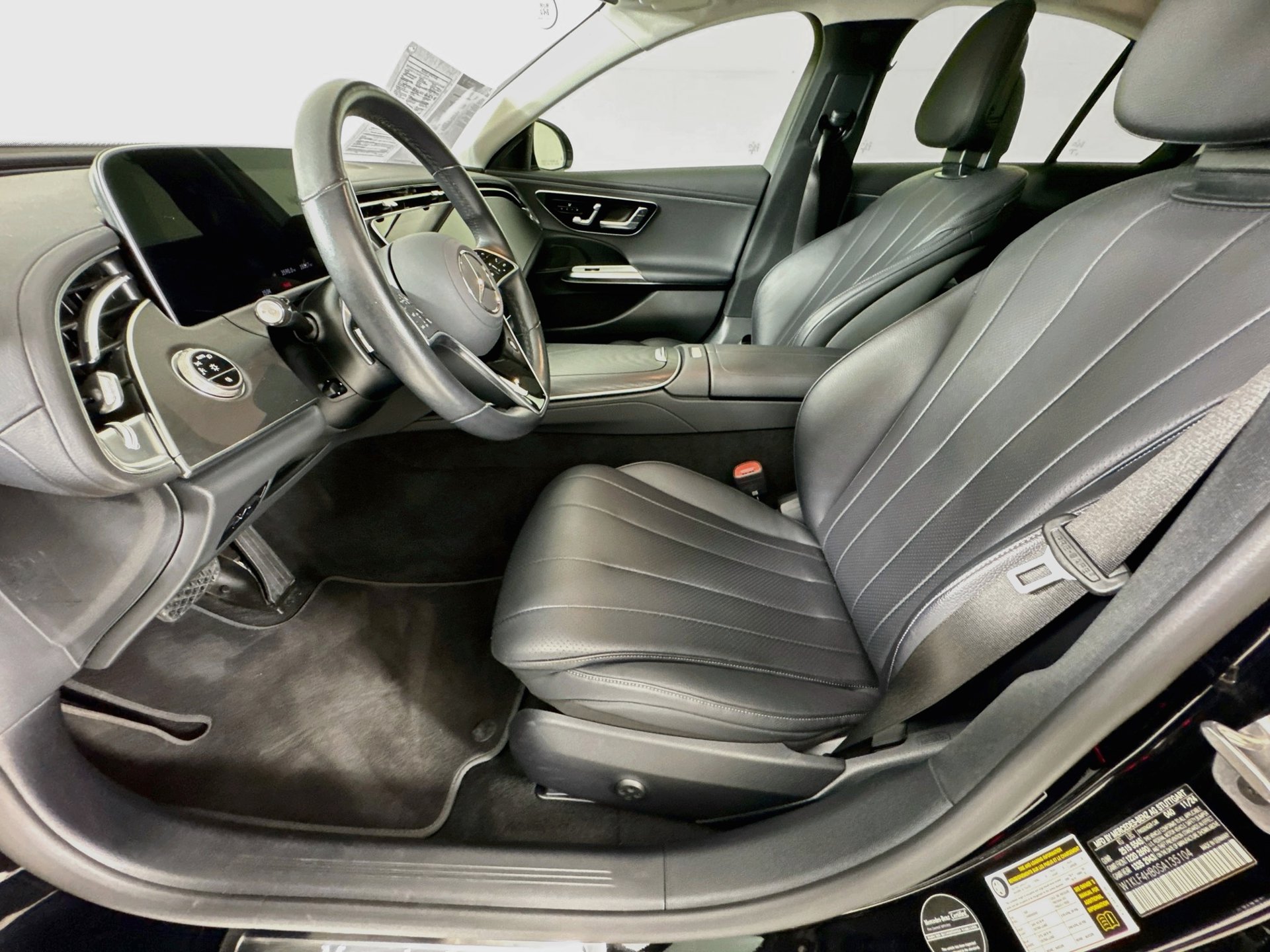 Used 2025 Mercedes-Benz E 350 4MATIC Sedan image 22