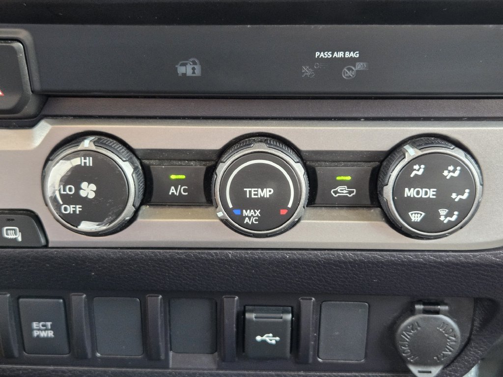 Used 2022 Toyota Tacoma SR RWD image 18
