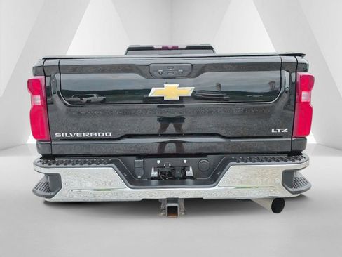Used 2024 Chevrolet Silverado 3500 LTZ w/ LTZ Convenience Package AWD/4WD image 6