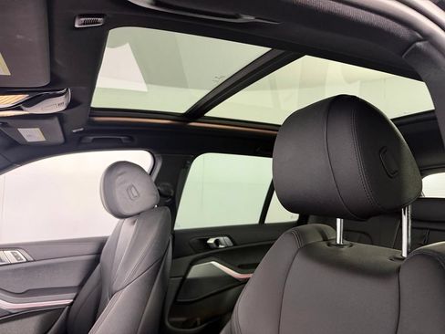 Used 2022 BMW X5 xDrive40i w/ Parking Assistance Package AWD/4WD image 24
