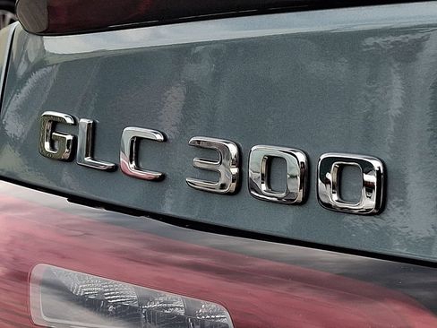 Used 2026 Mercedes-Benz GLC 300 4MATIC image 30