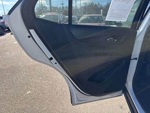 Used 2023 Chevrolet Equinox RS w/ RS Leather Package image 25