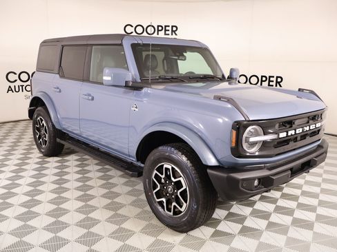 Used 2024 Ford Bronco Outer Banks AWD/4WD image 1