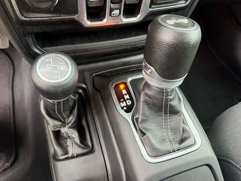 Used 2024 Jeep Wrangler Unlimited w/ Convenience Group image 26