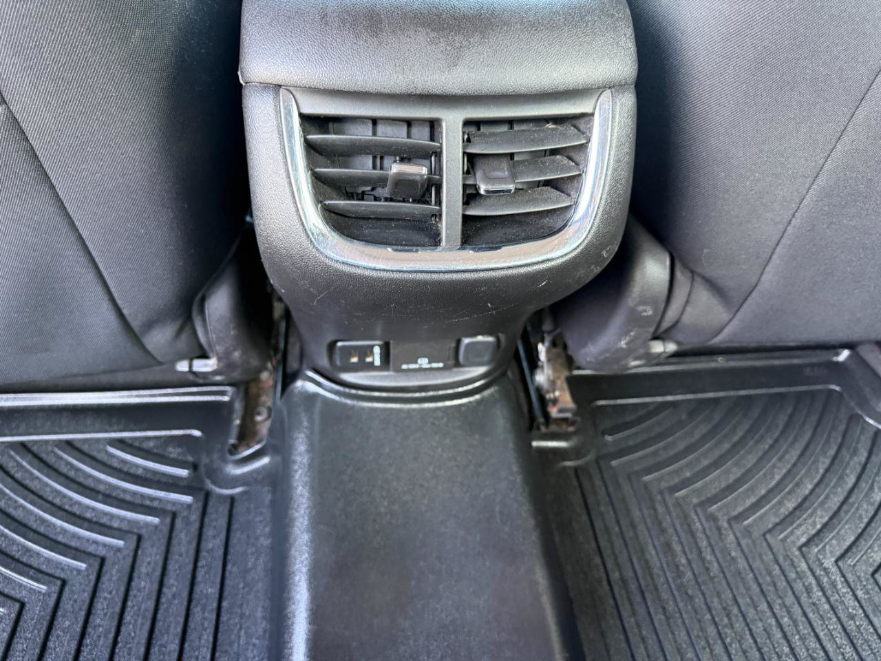 Used 2016 Chevrolet Malibu LT FWD image 32