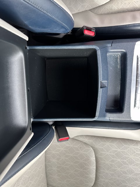 Used 2025 Kia Carnival EX FWD image 18