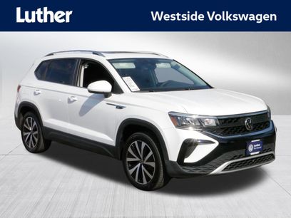 Certified 2022 Volkswagen Taos SE w/ Panoramic Sunroof Package