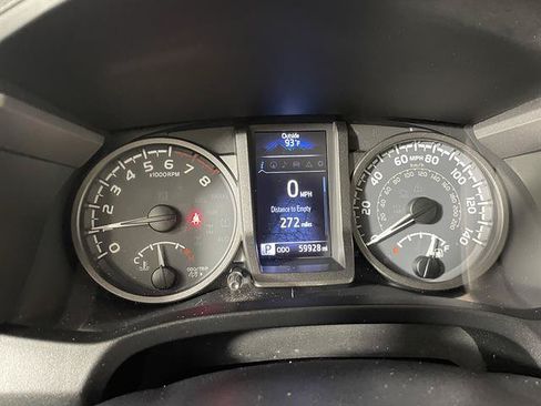 Used 2017 Toyota Tacoma TRD Off-Road w/ Premium & Technology Package AWD/4WD image 15