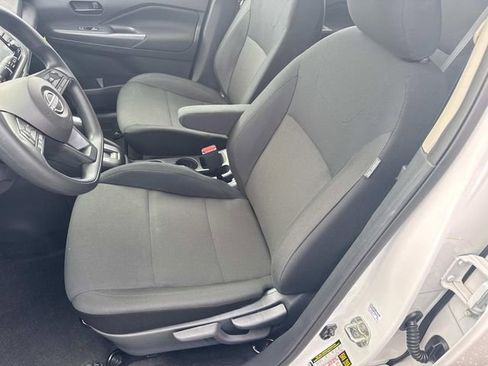 Certified 2025 Nissan Kicks Play S FWD image 27