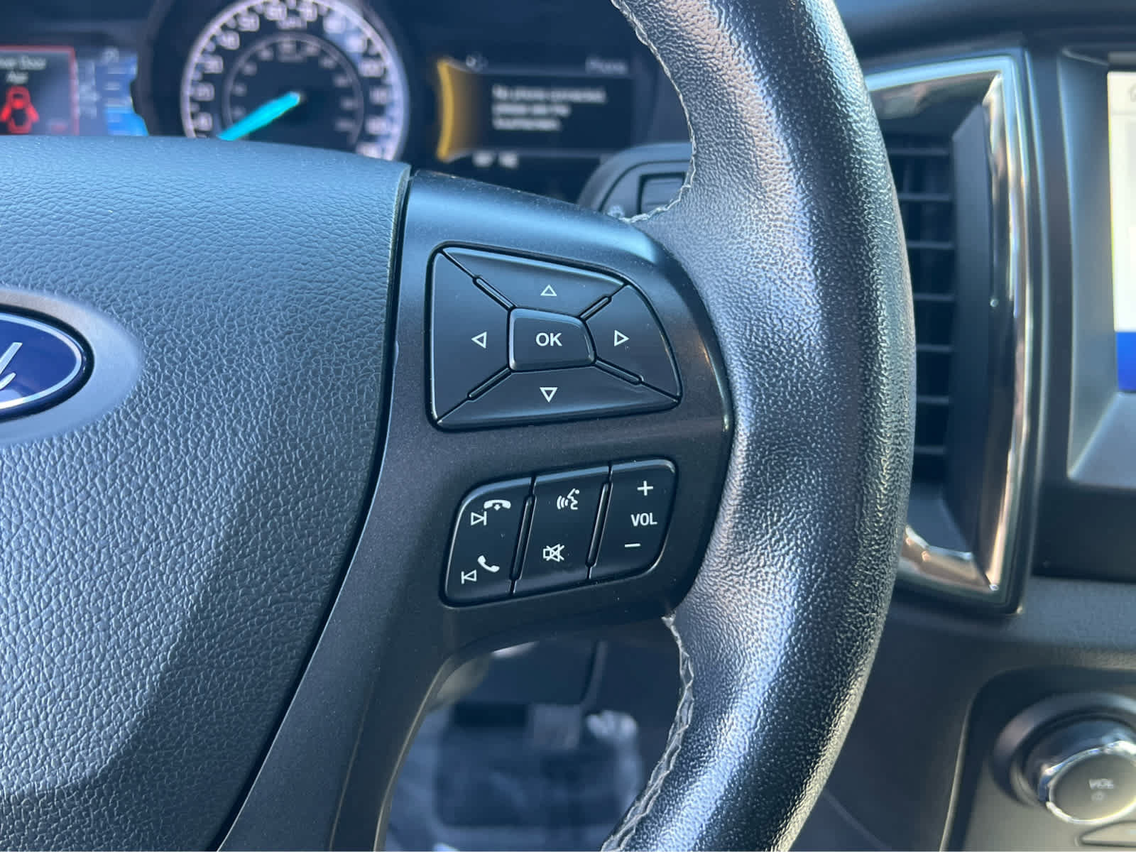Used 2023 Ford Ranger Lariat w/ Tremor Off-Road Package AWD/4WD image 30