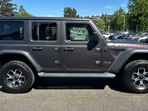 Used 2019 Jeep Wrangler Unlimited Rubicon w/ LED Lighting Group AWD/4WD image 4