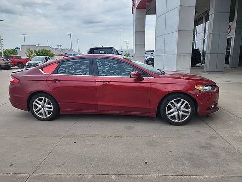 Used 2015 Ford Fusion SE FWD image 4