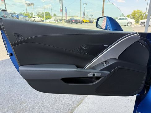 Used 2016 Chevrolet Corvette Z06 Coupe w/ 3LZ w/ 3LZ Preferred Equipment Group RWD image 11