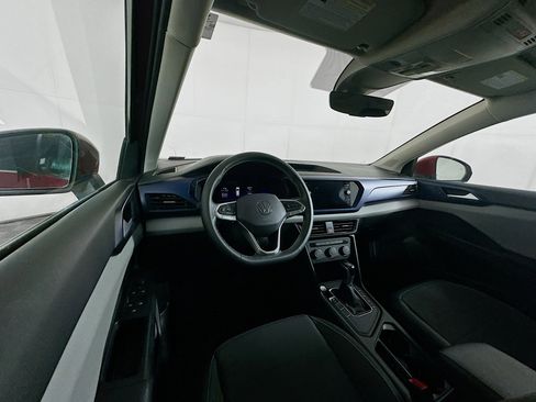 Used 2022 Volkswagen Taos SE w/ Panoramic Sunroof Package image 18