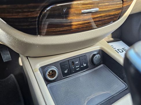 Used 2012 Hyundai Santa Fe Limited image 26