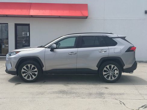 Used 2021 Toyota RAV4 XLE Premium AWD/4WD image 3