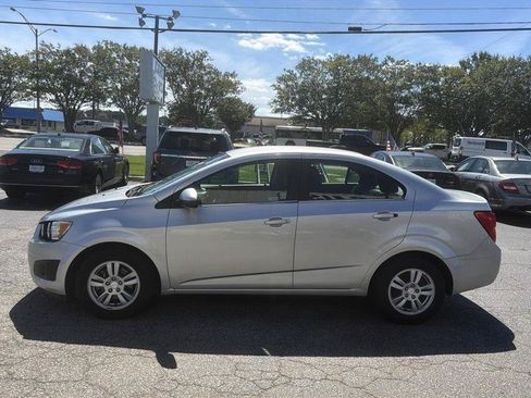 Used 2015 Chevrolet Sonic LT FWD image 5