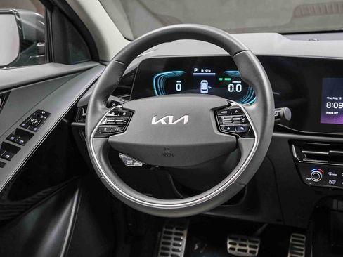 Used 2023 Kia Niro EX Touring FWD image 19