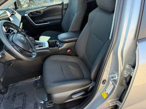 Used 2025 Toyota RAV4 LE image 32