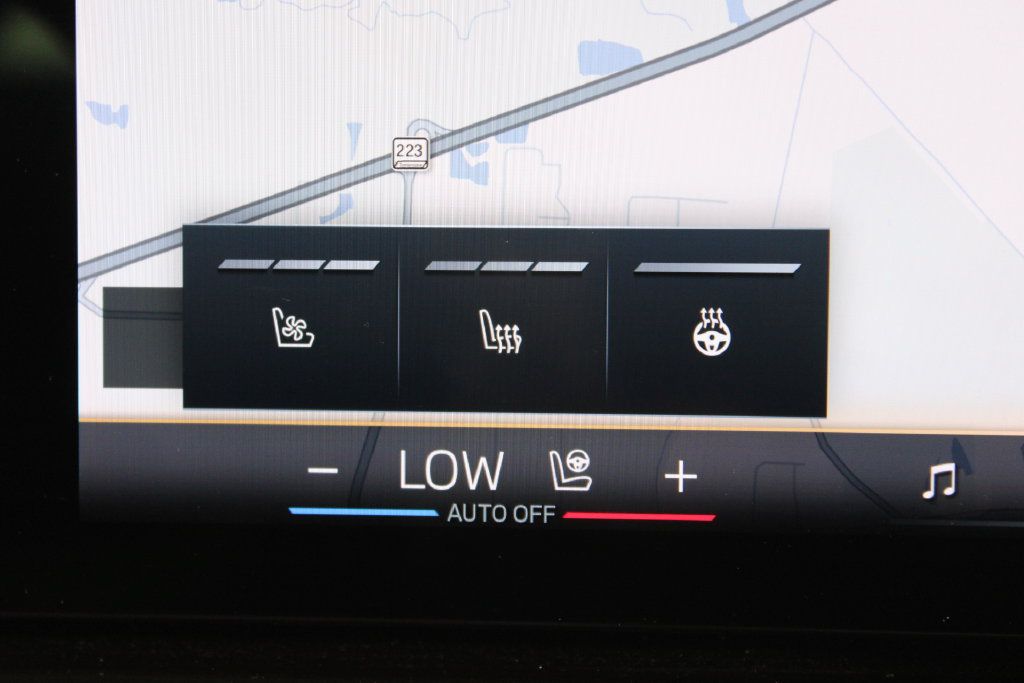 Used 2025 BMW X7 xDrive40i AWD/4WD image 33