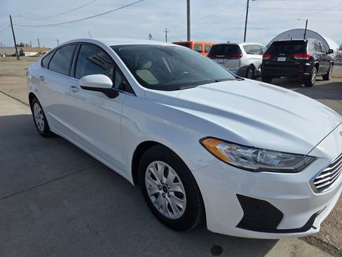 Used 2019 Ford Fusion S image 29