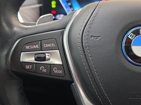 Used 2025 BMW X5 xDrive50e AWD/4WD image 16