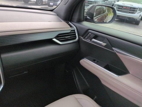 Used 2026 GMC Acadia Elevation w/ Super Cruise Package FWD image 16