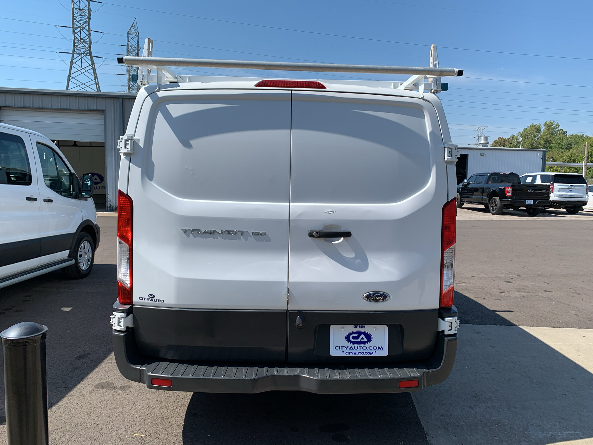 Used 2018 Ford Transit 150 130 Low Roof RWD image 4